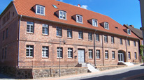 saniertes Volkshaus in Dassow, Fenster und Türen von Neick Bauelemente